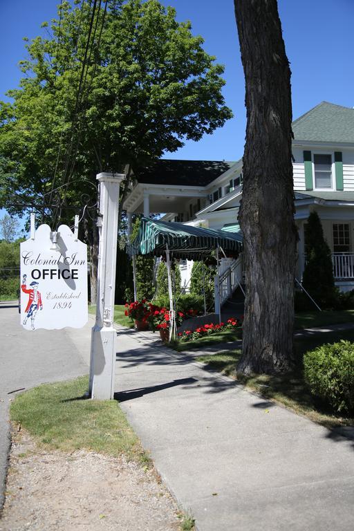 Colonial Inn Harbor Springs Exterior photo